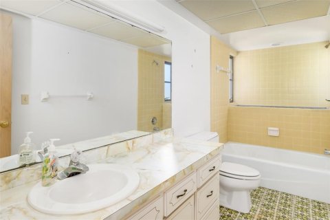 Villa ou maison à vendre à Sarasota, Floride: 3 chambres, 180.6 m2 № 2428906 - photo 10