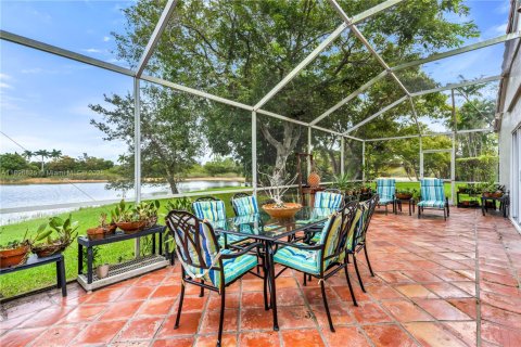 House in Pembroke Pines, Florida 3 bedrooms, 169.45 sq.m. № 2031754 - photo 18