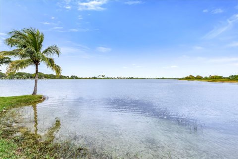 House in Pembroke Pines, Florida 3 bedrooms, 169.45 sq.m. № 2031754 - photo 20