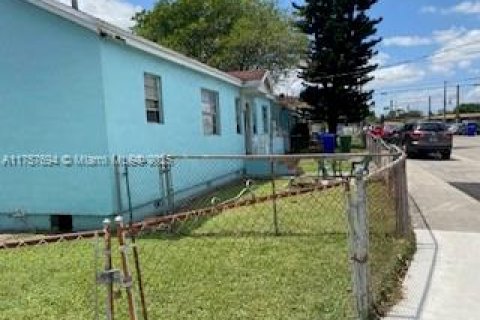 House in Miami, Florida 2 bedrooms, 94.76 sq.m. № 1727018 - photo 5