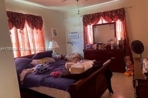House in Miami, Florida 2 bedrooms, 94.76 sq.m. № 1727018 - photo 8