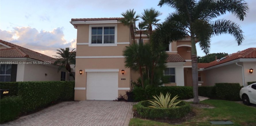 Adosado en West Palm Beach, Florida 3 dormitorios, 171.13 m2 № 2088539
