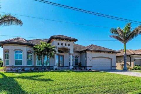 House in Port Charlotte, Florida 4 bedrooms, 237.55 sq.m. № 1572065 - photo 3