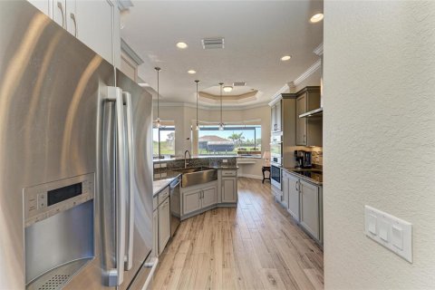 House in Port Charlotte, Florida 4 bedrooms, 237.55 sq.m. № 1572065 - photo 24