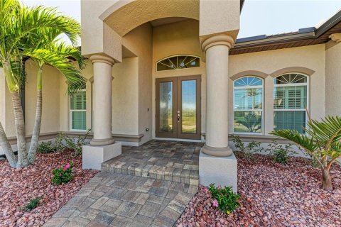 House in Port Charlotte, Florida 4 bedrooms, 237.55 sq.m. № 1572065 - photo 8
