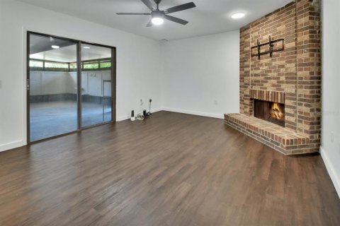 Townhouse in Sanford, Florida 2 bedrooms, 146.79 sq.m. № 1843488 - photo 2