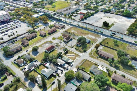 Propiedad comercial en venta en Miami, Florida № 2031501 - foto 7
