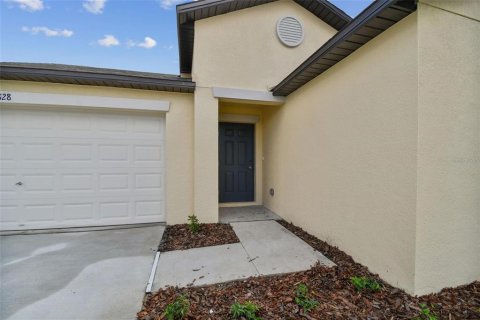Villa ou maison à louer à Wesley Chapel, Floride: 4 chambres, 179.86 m2 № 2147906 - photo 2