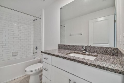 Villa ou maison à louer à Wesley Chapel, Floride: 4 chambres, 179.86 m2 № 2147906 - photo 5