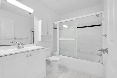 Купить таунхаус в Холливуд, Флорида 3 спальни, 162.39м2, № 2010255 - фото 12