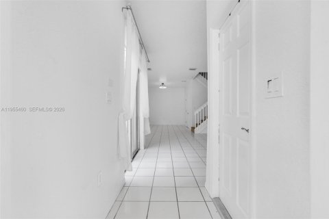 Купить таунхаус в Холливуд, Флорида 3 спальни, 162.39м2, № 2010255 - фото 6