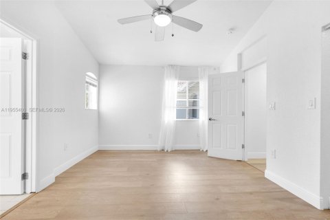 Купить таунхаус в Холливуд, Флорида 3 спальни, 162.39м2, № 2010255 - фото 20