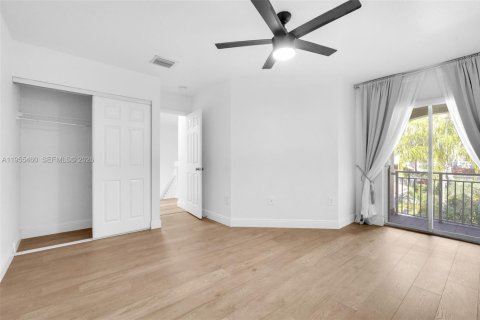 Купить таунхаус в Холливуд, Флорида 3 спальни, 162.39м2, № 2010255 - фото 11