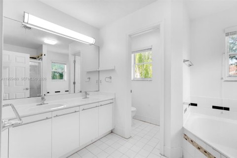 Купить таунхаус в Холливуд, Флорида 3 спальни, 162.39м2, № 2010255 - фото 21