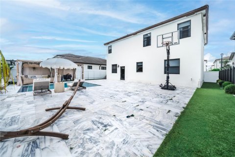 Casa en venta en Miami, Florida, 4 dormitorios, 237.83 m2 № 1987621 - foto 4