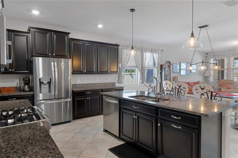 House in Land O' Lakes, Florida 5 bedrooms, 350.52 sq.m. № 1835627 - photo 9