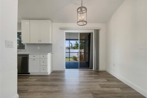 Villa ou maison à vendre à Sarasota, Floride: 2 chambres, 96.25 m2 № 1550677 - photo 15
