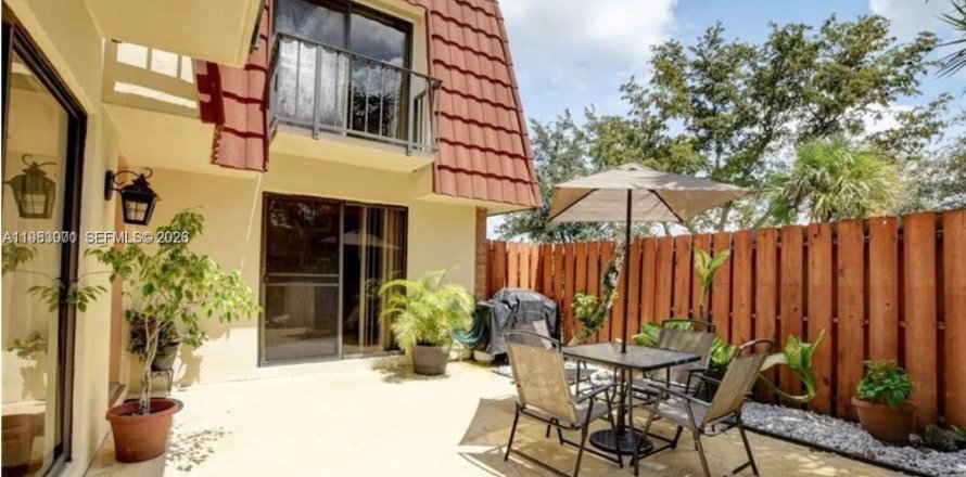 Townhouse in Delray Beach, Florida 2 bedrooms, 114.27 sq.m. № 2181219