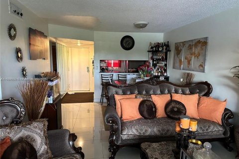 Купить кондоминиум в Мирамар, Флорида 2 спальни, 76.18м2, № 1695116 - фото 12