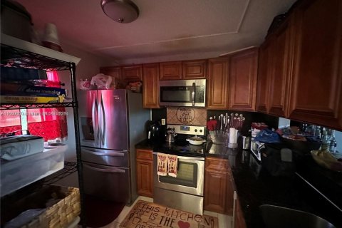Купить кондоминиум в Мирамар, Флорида 2 спальни, 76.18м2, № 1695116 - фото 3