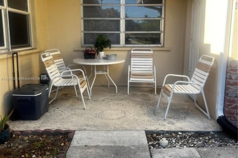 House in Fort Lauderdale, Florida 2 bedrooms, 85.93 sq.m. № 1889700 - photo 4