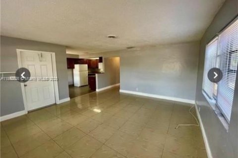 House in Fort Lauderdale, Florida 2 bedrooms, 85.93 sq.m. № 1889700 - photo 5