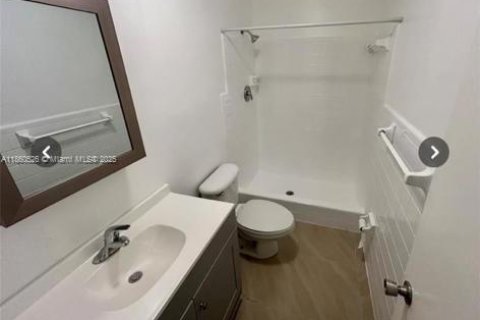 House in Fort Lauderdale, Florida 2 bedrooms, 85.93 sq.m. № 1889700 - photo 6