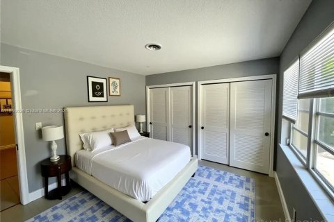 House in Fort Lauderdale, Florida 2 bedrooms, 85.93 sq.m. № 1889700 - photo 9