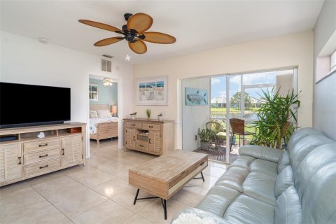 Copropriété à vendre à Punta Gorda, Floride: 2 chambres, 85.84 m2 № 1884442 - photo 8