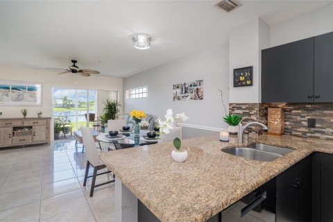 Copropriété à vendre à Punta Gorda, Floride: 2 chambres, 85.84 m2 № 1884442 - photo 14