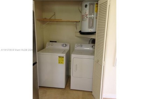 Купить кондоминиум в Санрайз, Флорида 1 спальня, 55.28м2, № 2038939 - фото 7