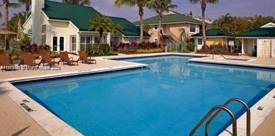 Кондоминиум с 1 спальней в Санрайз, Флорида № 2038939