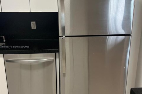 Copropriété à louer à Surfside, Floride: 2 chambres, 95.13 m2 № 1986621 - photo 8