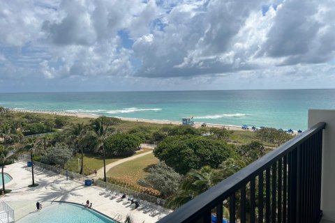 Copropriété à louer à Surfside, Floride: 2 chambres, 95.13 m2 № 1986621 - photo 2