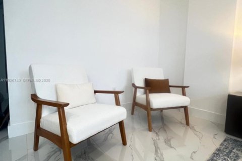 Copropriété à louer à Surfside, Floride: 2 chambres, 95.13 m2 № 1986621 - photo 14