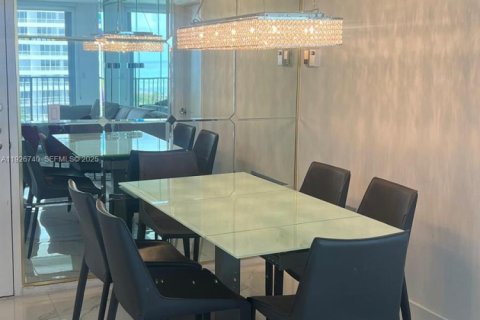 Copropriété à louer à Surfside, Floride: 2 chambres, 95.13 m2 № 1986621 - photo 12