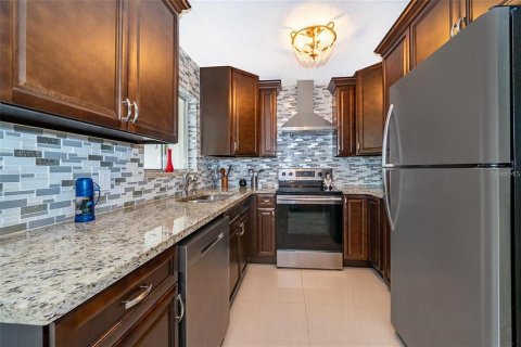 Villa ou maison à vendre à Deltona, Floride: 2 chambres, 83.61 m2 № 1914312 - photo 9