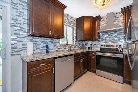 Villa ou maison à vendre à Deltona, Floride: 2 chambres, 83.61 m2 № 1914312 - photo 8