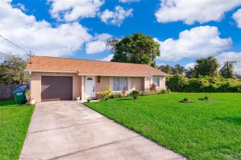 Villa ou maison à vendre à Deltona, Floride: 2 chambres, 83.61 m2 № 1914312 - photo 2