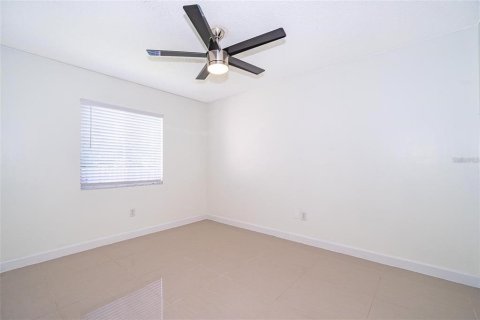Villa ou maison à vendre à Deltona, Floride: 2 chambres, 83.61 m2 № 1914312 - photo 13