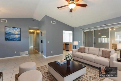 House in Palm Coast, Florida 3 bedrooms, 152.55 sq.m. № 1630100 - photo 6