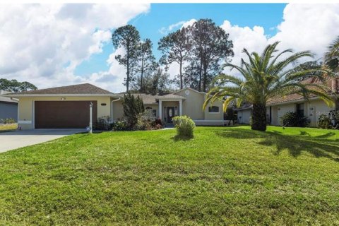 House in Palm Coast, Florida 3 bedrooms, 152.55 sq.m. № 1630100 - photo 2