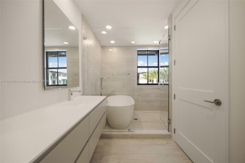 Townhouse in Pinecrest, Florida 4 bedrooms, 265.51 sq.m. № 1948303 - photo 30