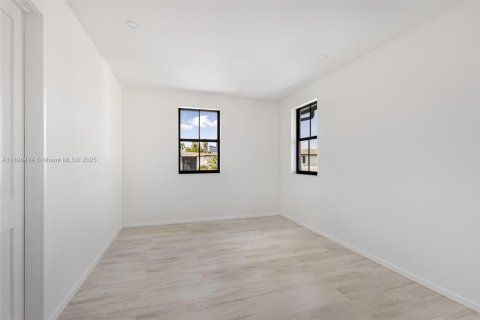 Townhouse in Pinecrest, Florida 4 bedrooms, 265.51 sq.m. № 1948303 - photo 27