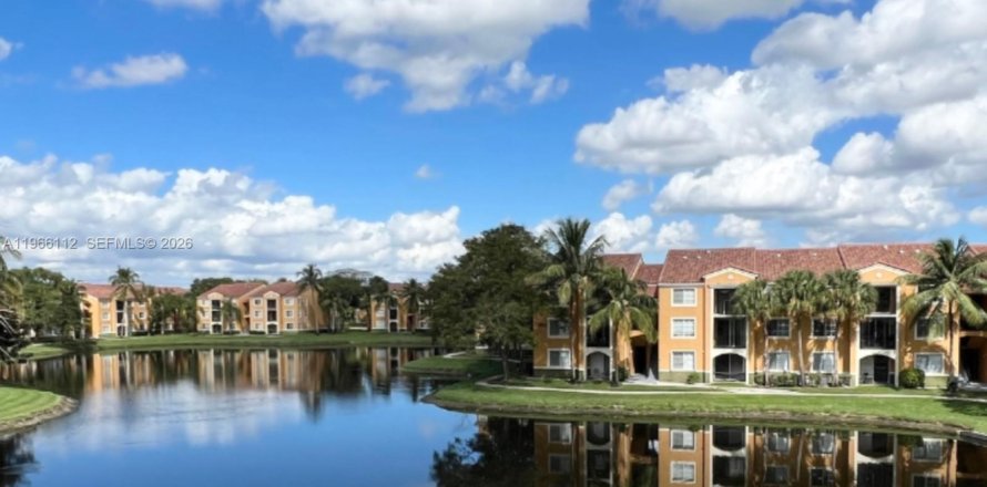 Condo à Miramar, Floride, 2 chambres  № 2027895