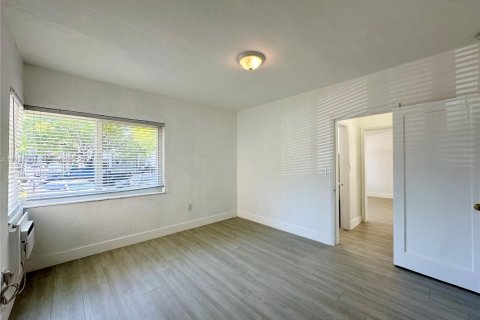 Снять в аренду квартиру в Майами-Бич, Флорида 1 спальня, 74.32м2, № 1992684 - фото 16