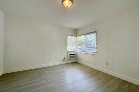 Снять в аренду квартиру в Майами-Бич, Флорида 1 спальня, 74.32м2, № 1992684 - фото 15