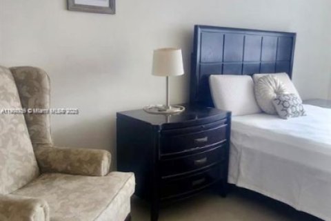 Condo in Miami Beach, Florida, 1 bedroom  № 1955165 - photo 21