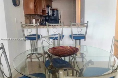 Condo in Miami Beach, Florida, 1 bedroom  № 1955165 - photo 22