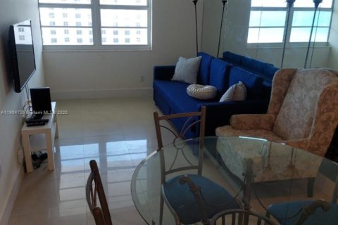 Condo in Miami Beach, Florida, 1 bedroom  № 1955165 - photo 10
